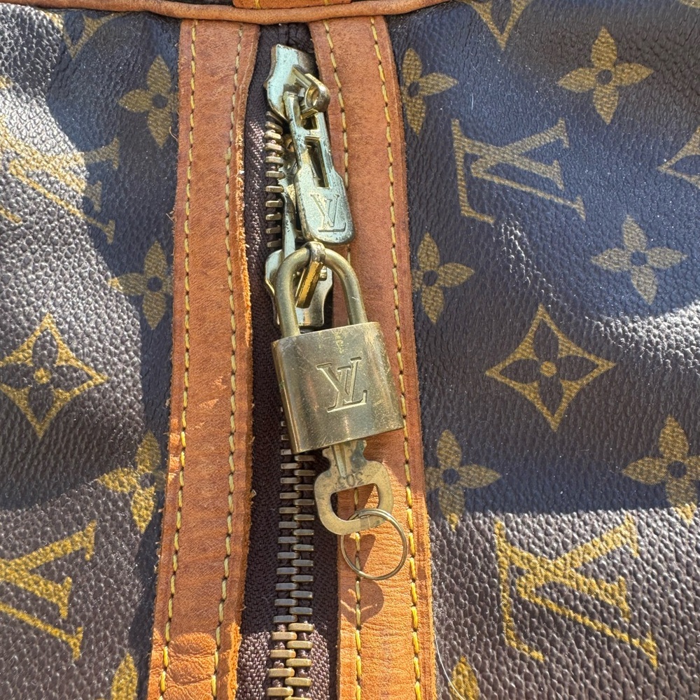 Louis Vuitton Monogram Keepall 55 - Picture 10 of 17